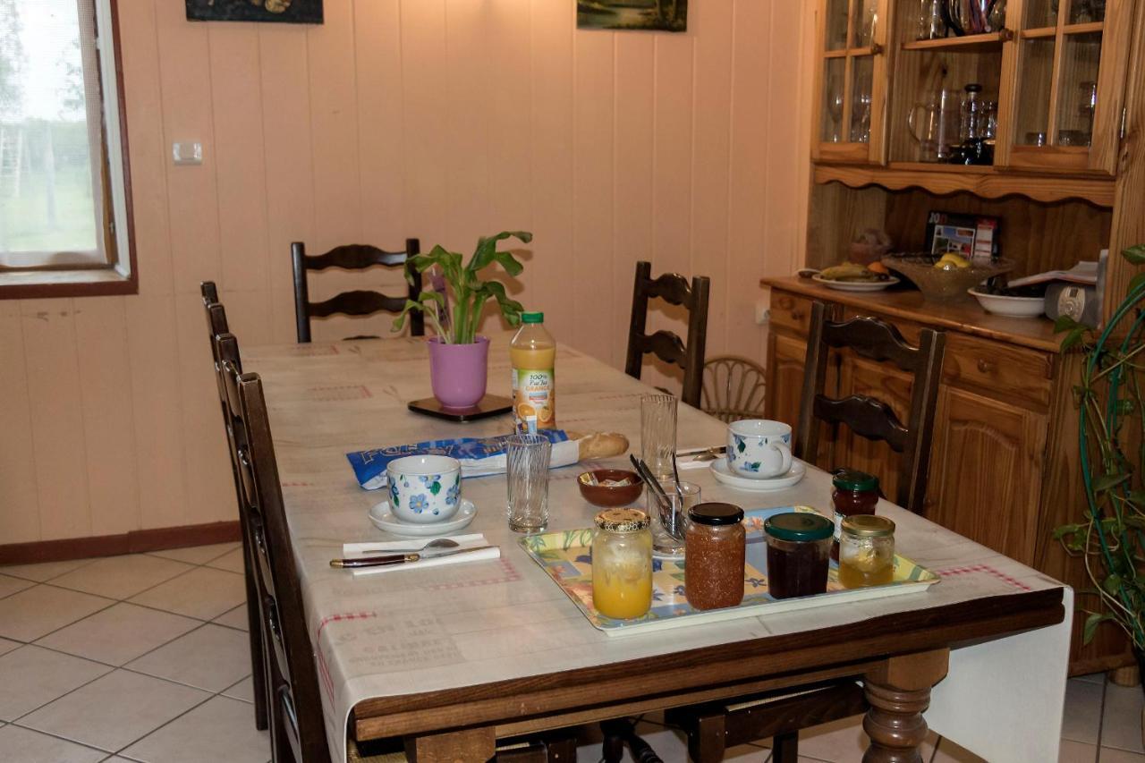 Le Pre De Luceau Bed & Breakfast Blet Exterior photo